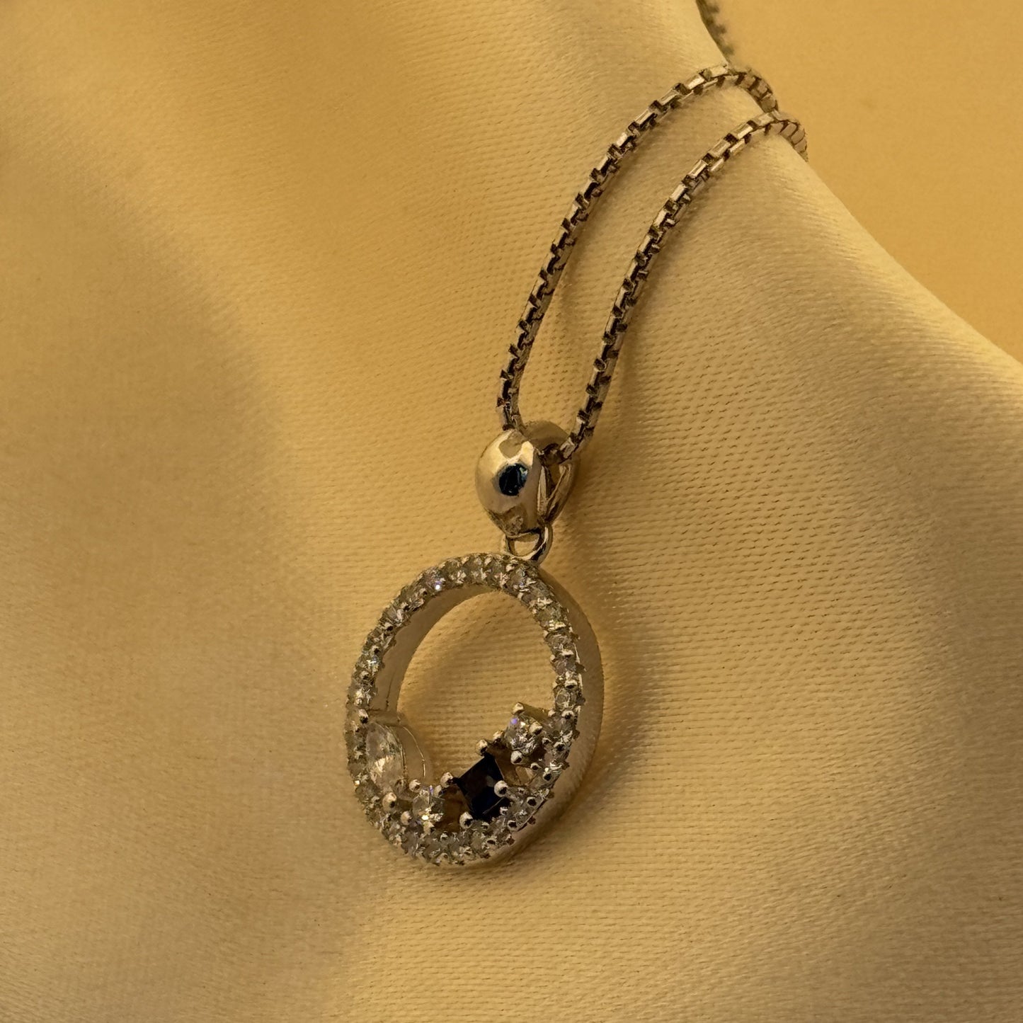 Blue sapphire & white AD circle 925 silver necklace — modern halo charm for daily gifting. - image 3