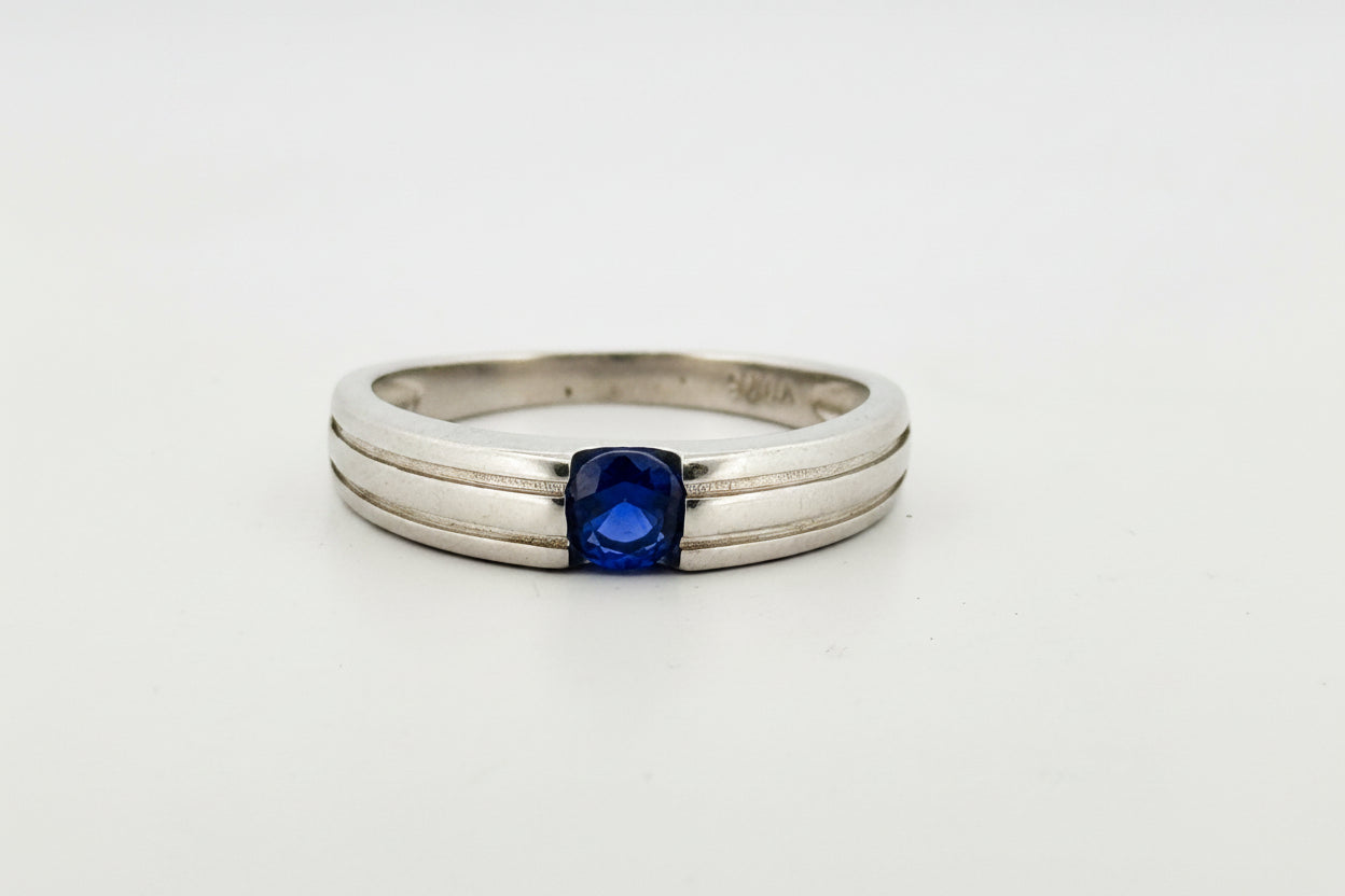 Synthetic blue sapphire grooved 925 silver mens ring — refined office & festive jewellery. - image 1