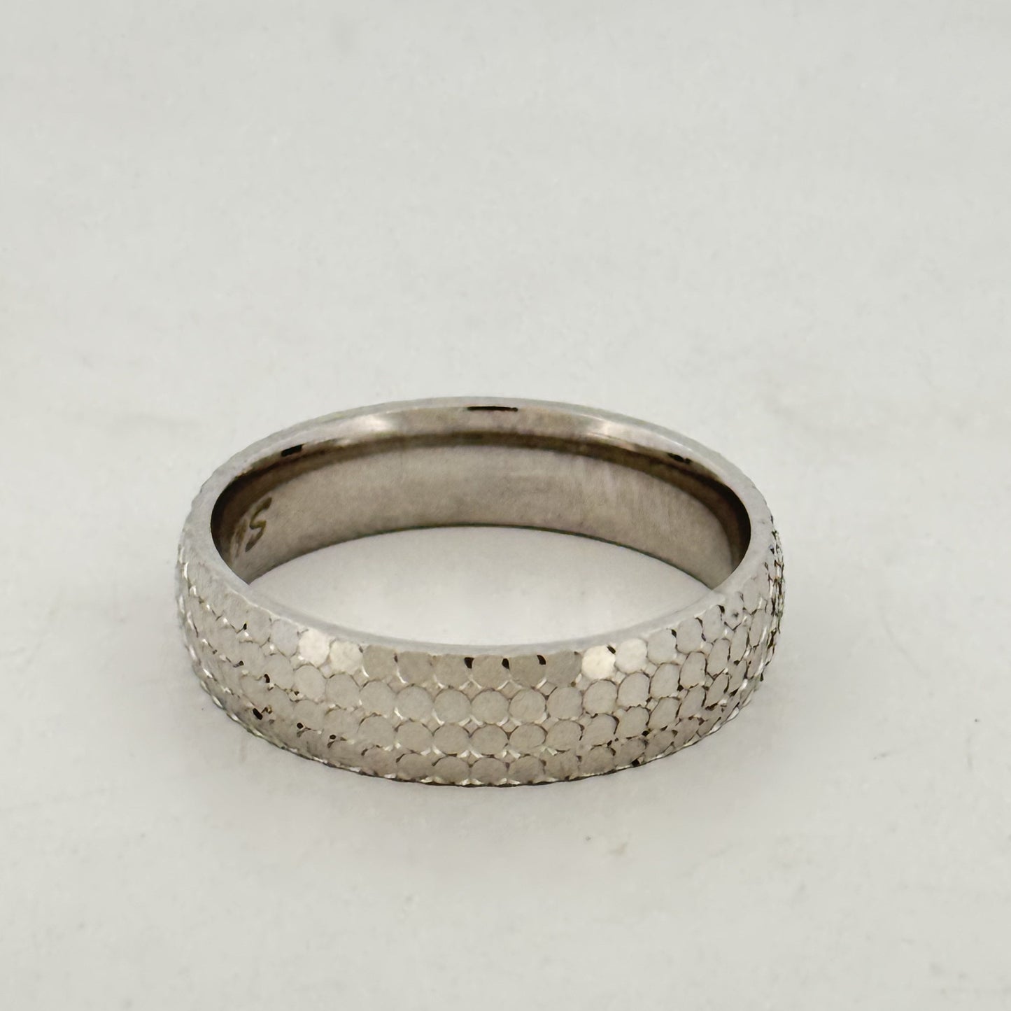 Diamond-cut textured 925 silver band ring — light-catching unisex everyday essential. - image 1