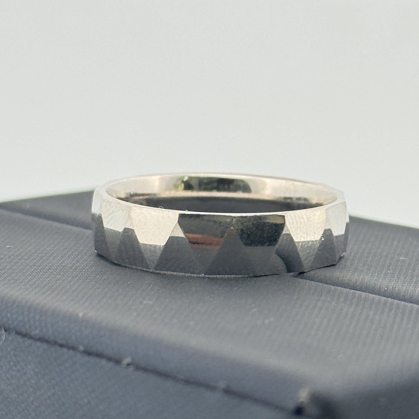 Geometric faceted 925 silver unisex band ring — modern architectural daily wear. - image 2