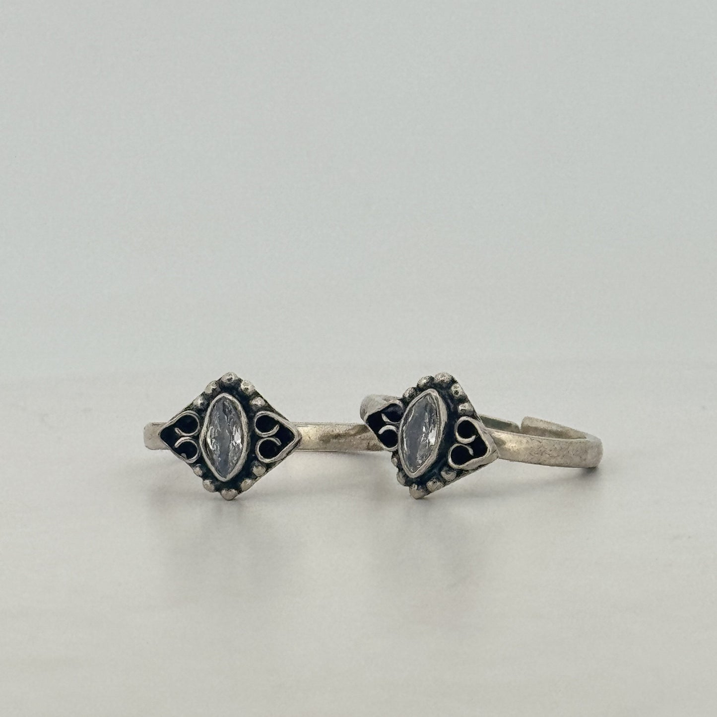 Oxidised 925 Sterling Silver Boat Shape Toe Ring With White AD Stone