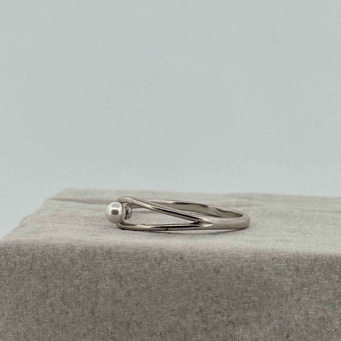 Elegant White Pearl 925 Silver Ring