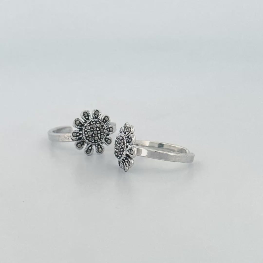 Sunflower Toe Ring – Marcasite 925 Sterling Silver Oxidised Floral Toe Ring Pair